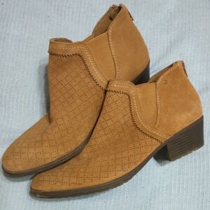 Suede Earth Spirit Tan Ankle Boots 11